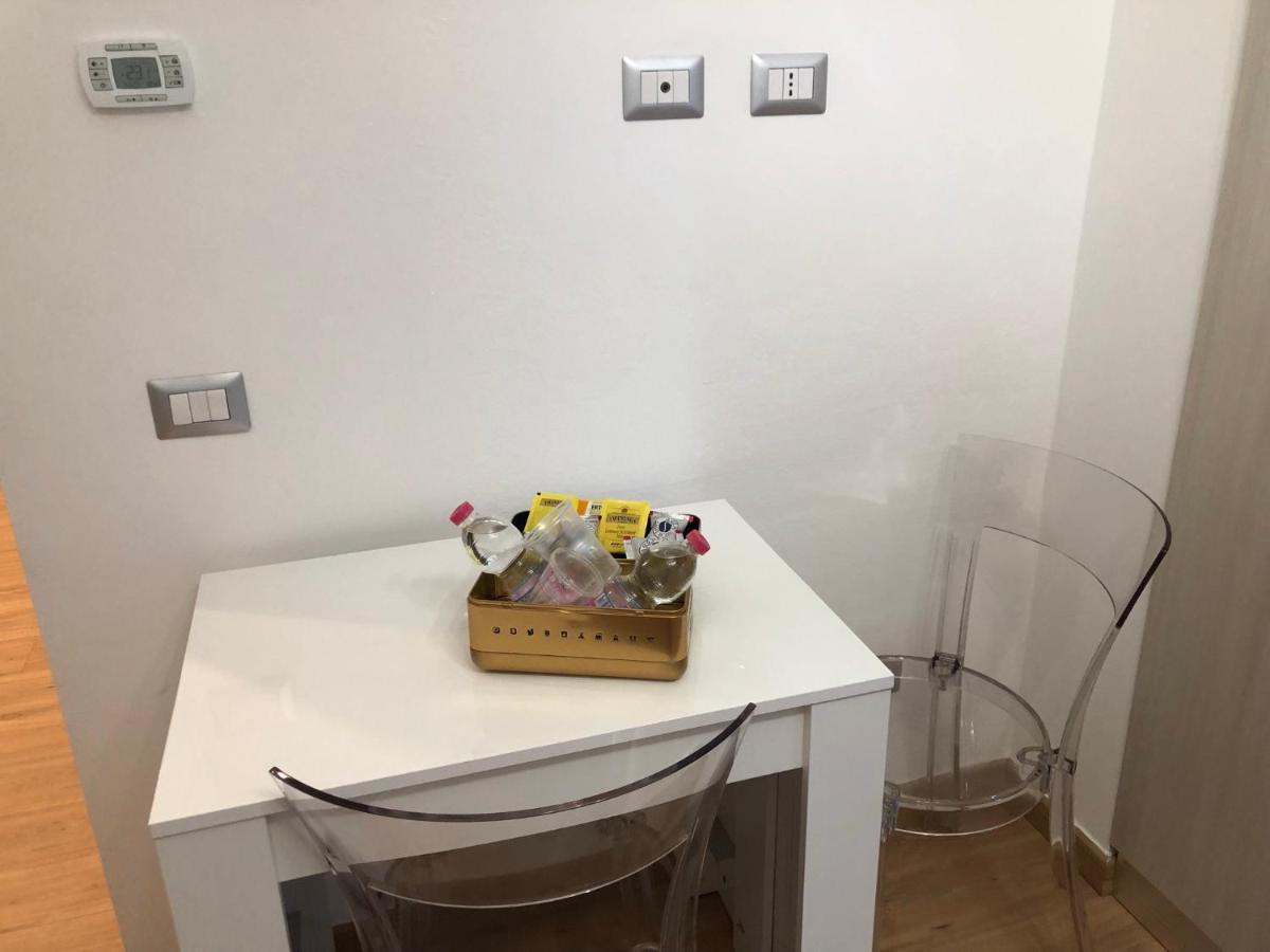N&Ghomesweethome Raffaelloelegante Appartamento Ideale Casa Vacanze Affari Milánó Kültér fotó
